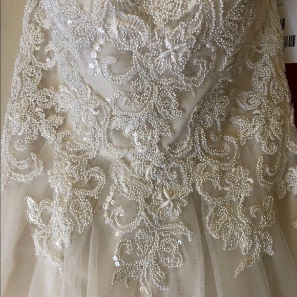 Maggie Soterro Marjorie Wedding Dress and veil. Brand new never worn! Size 6 - 8 - Picture 9 of 16